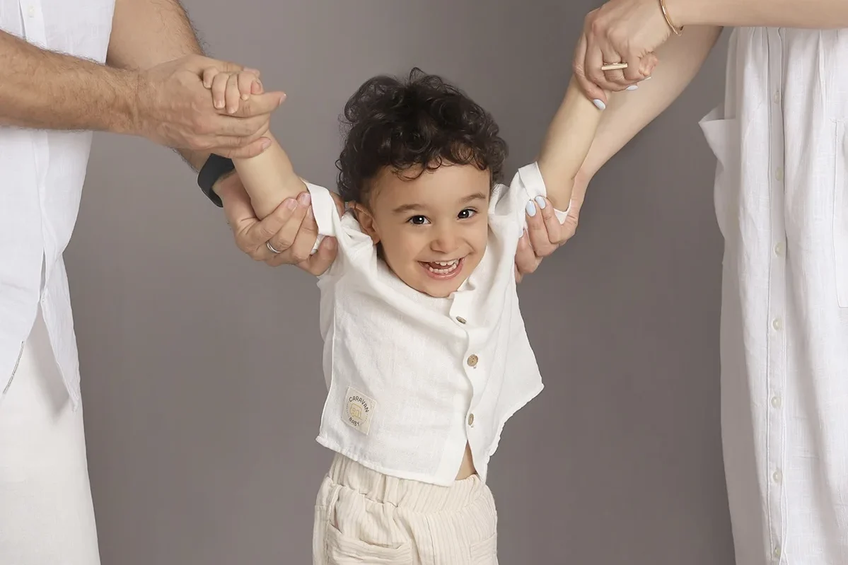 عکاسی طبیعی تولد کودک خانواده